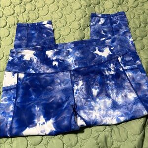Blue Tie-Dye Leggings cropped